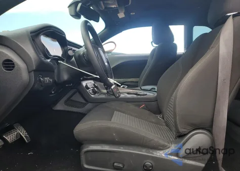 2023 Dodge Challenger Sxt z USA, uszkodzony, nr VIN 2C3CDZAG5PH602355